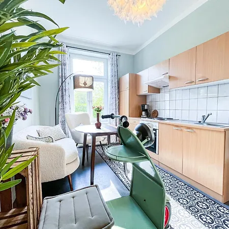 Apartment N&n - Stadt & Schlossblick Mit Eigenem Garten *