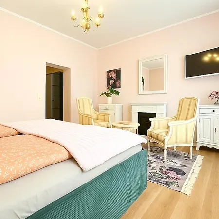 N&n Altbau-apartments Naehe Schloss & Zentrum Apartamento