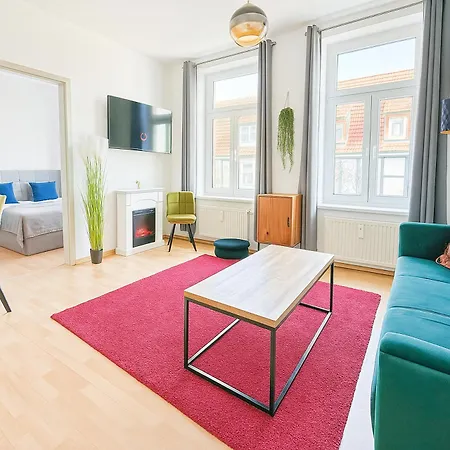 N&n - Stadt & Schlossblick Mit Eigenem Garten Apartment *