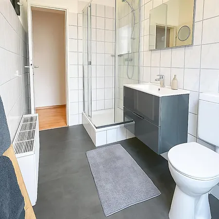 Apartment N&n - Stadt & Schlossblick Mit Eigenem Garten