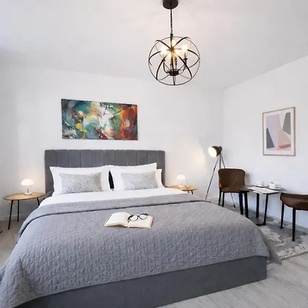 Apartamento N&n Altbau-apartments Naehe Schloss & Zentrum *