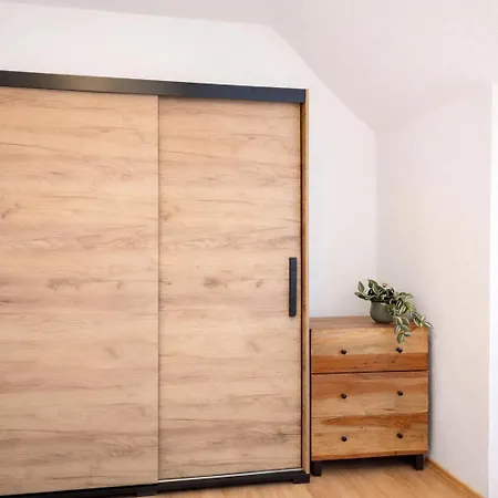 Appartamento N&n Altbau-apartments Naehe Schloss & Zentrum